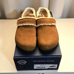 White Mountain Clogs